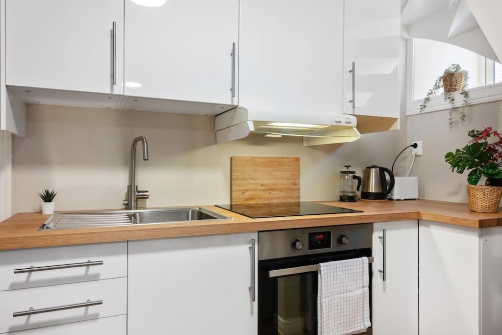 New! Modern City Apt: Central W/ Private Entrence 卑爾根 外观 照片